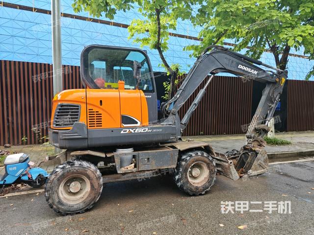 右后45(整機(jī)外觀) 右后45(整機(jī)外觀)