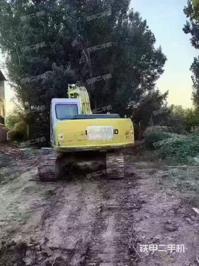 驾驶室顶部（整机外观）