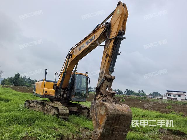 現(xiàn)代R215VS挖掘機(jī)
