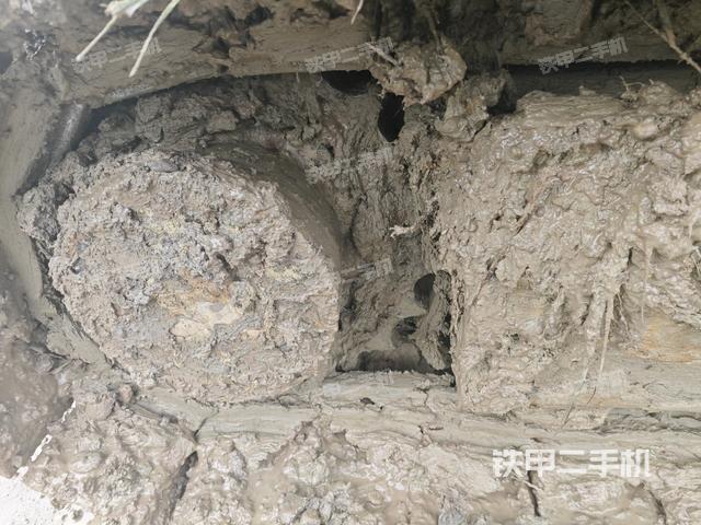 左驅(qū)動輪（行走機(jī)構(gòu)）