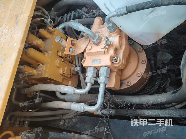 回轉(zhuǎn)馬達(dá)和主控閥(整機(jī)外觀) 回轉(zhuǎn)馬達(dá)和主控閥(整機(jī)外觀)