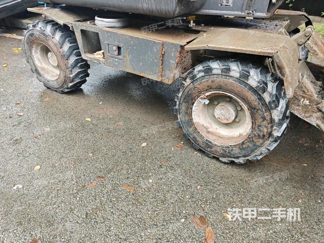 左側(cè)履帶整體?(行走機(jī)構(gòu)) 左側(cè)履帶整體?(行走機(jī)構(gòu))