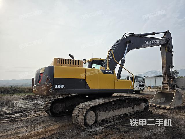 整機右后45°(整機外觀) 整機右后45°(整機外觀)