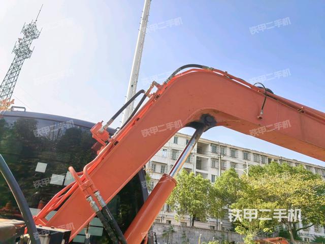 大臂整體?右側(cè)(工作和回轉(zhuǎn)裝置) 大臂整體?右側(cè)(工作和回轉(zhuǎn)裝置)