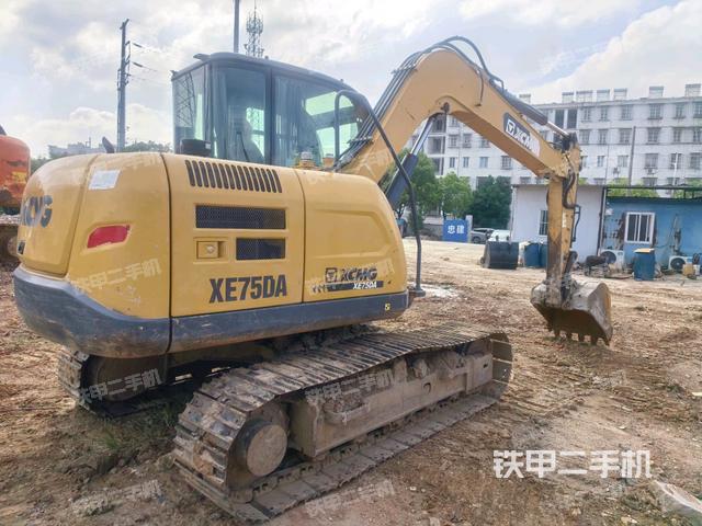 右后45(整機(jī)外觀) 右后45(整機(jī)外觀)