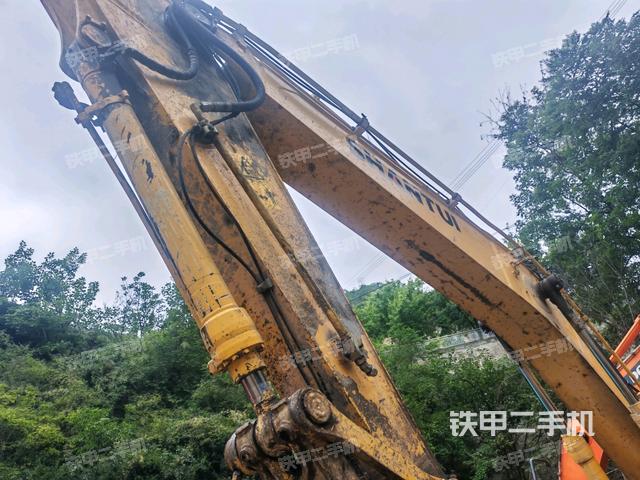 小臂整體左后(工作和回轉(zhuǎn)裝置) 小臂整體左后(工作和回轉(zhuǎn)裝置)