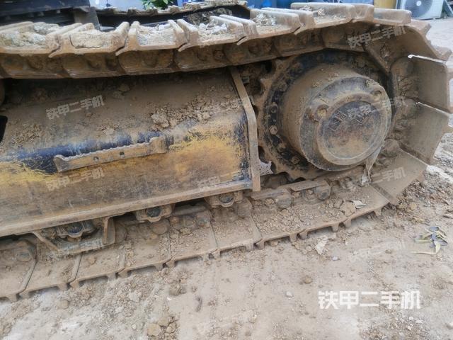 右側(cè)履帶整體(行走機構(gòu)) 右側(cè)履帶整體(行走機構(gòu))