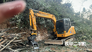 龍工CDM6075挖掘機(jī)