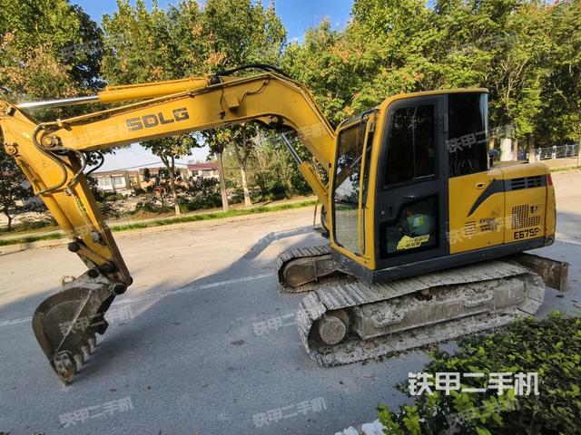 山东临工E675F挖掘机
