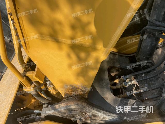 大臂油缸整體?豎拍（工作和回轉(zhuǎn)裝置）