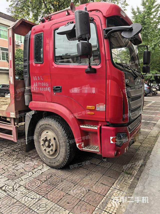 整機右側(cè)(設備外觀及核心部件) 整機右側(cè)(設備外觀及核心部件)