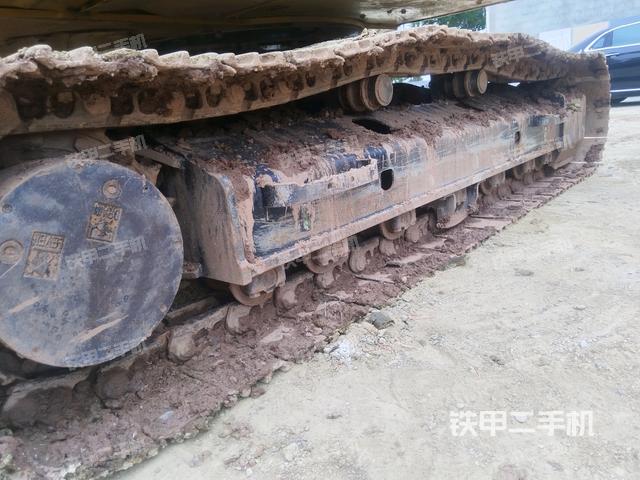 單側(cè)履帶整體(整機外觀) 單側(cè)履帶整體(整機外觀)