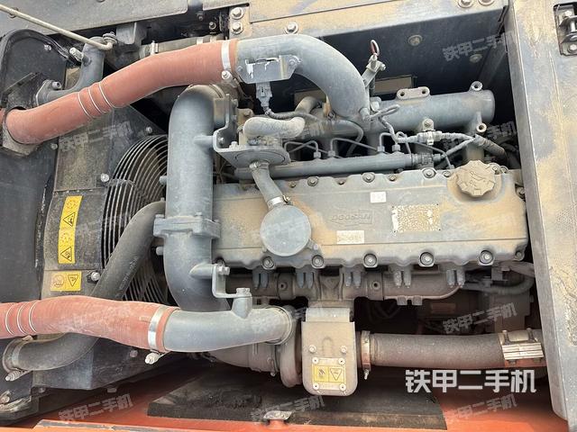 發(fā)動(dòng)機(jī)整體俯視(整機(jī)外觀) 發(fā)動(dòng)機(jī)整體俯視(整機(jī)外觀)