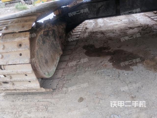 右侧履带整体 (行走机构) 右侧履带整体 (行走机构)