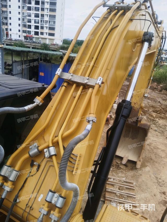 小臂整體左后(工作和回轉(zhuǎn)裝置) 小臂整體左后(工作和回轉(zhuǎn)裝置)