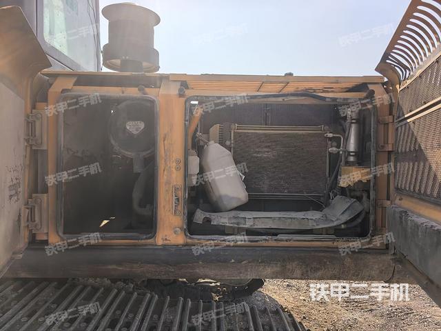 散熱器正面(大件艙室) 散熱器正面(大件艙室)