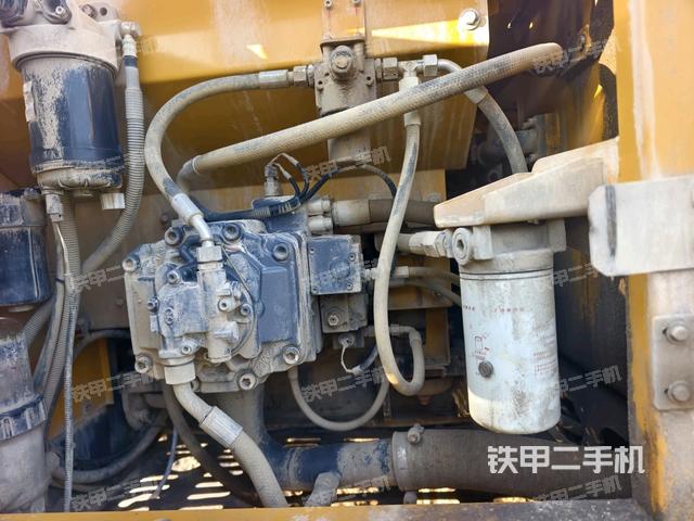 液壓泵斜45?右(大件艙室) 液壓泵斜45?右(大件艙室)