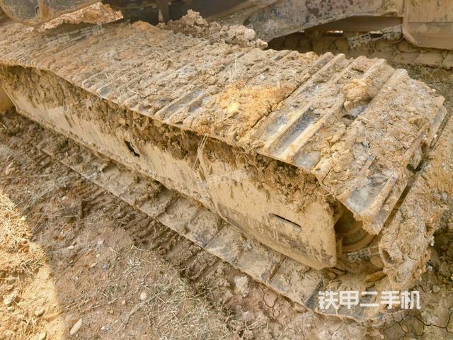 左側(cè)履帶整體?(行走機(jī)構(gòu)) 左側(cè)履帶整體?(行走機(jī)構(gòu))