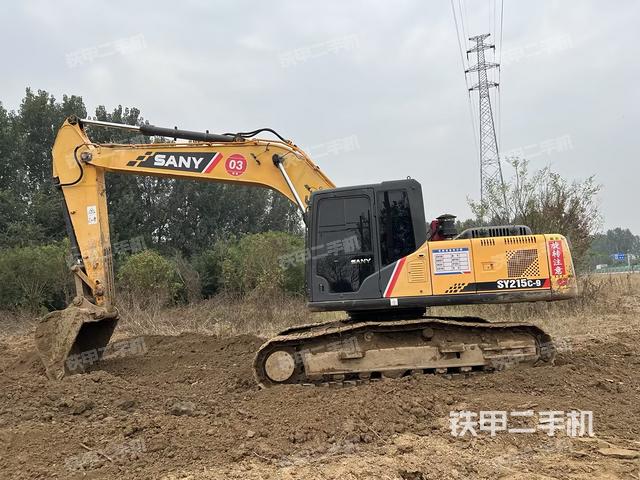 三一重工SY215C挖掘機(jī)