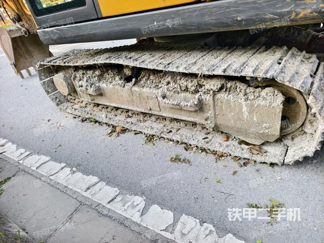 左侧履带整体 (行走机构) 左侧履带整体 (行走机构)