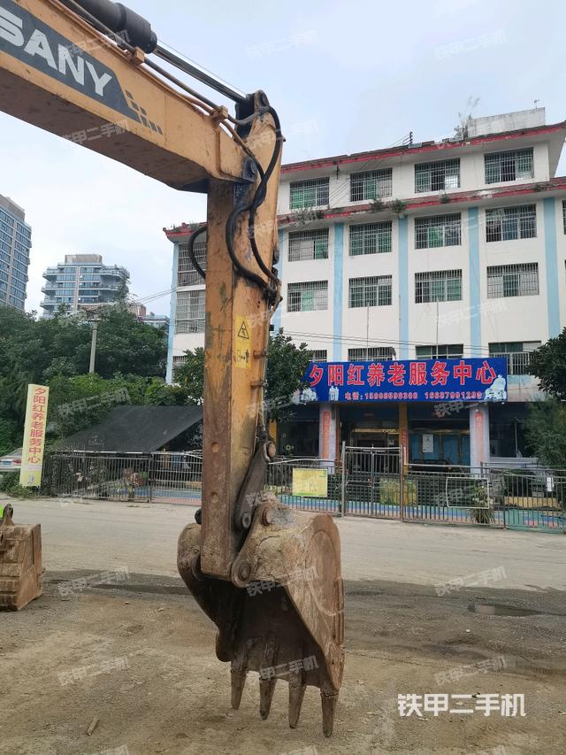 小臂整體右前(工作和回轉(zhuǎn)裝置) 小臂整體右前(工作和回轉(zhuǎn)裝置)