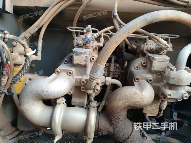 液壓泵斜45?左(大件艙室) 液壓泵斜45?左(大件艙室)