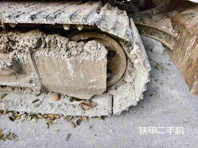 左导向轮(行走机构) 左导向轮(行走机构)