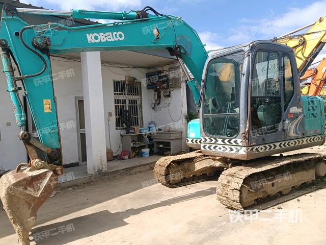 神鋼SK75-8挖掘機(jī)