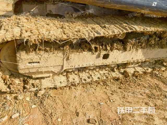 右側(cè)履帶整體(行走機(jī)構(gòu)) 右側(cè)履帶整體(行走機(jī)構(gòu))