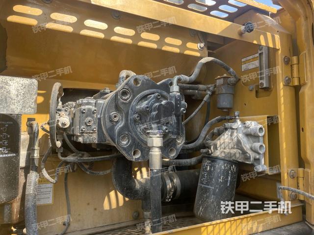 電瓶（大件艙室）