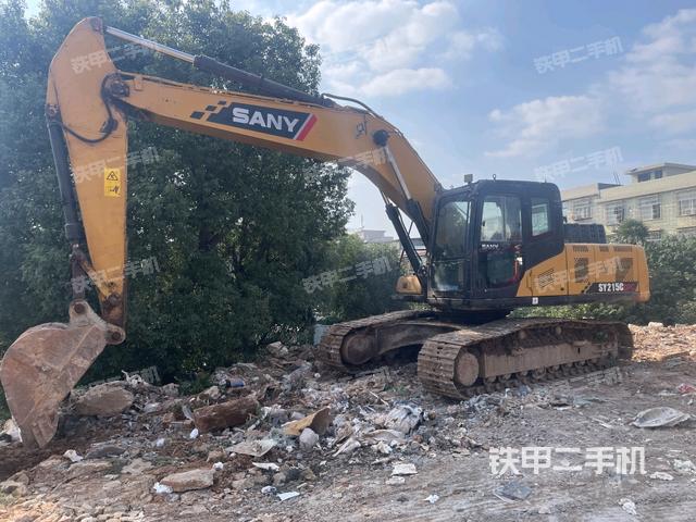 三一重工SY215C挖掘機(jī)