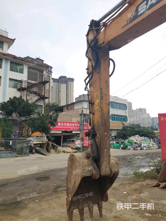 小臂整體左后(工作和回轉(zhuǎn)裝置) 小臂整體左后(工作和回轉(zhuǎn)裝置)