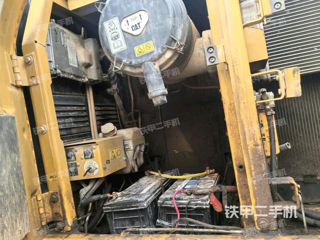 散熱器正面(大件艙室) 散熱器正面(大件艙室)