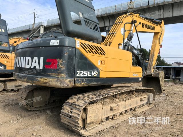 右后45(整機(jī)外觀) 右后45(整機(jī)外觀)