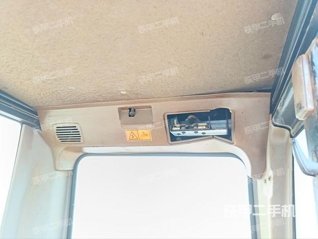 座椅后部(駕駛室部分) 座椅后部(駕駛室部分)