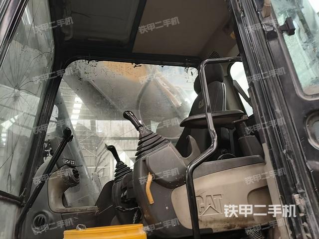 駕駛室整體(整機外觀) 駕駛室整體(整機外觀)