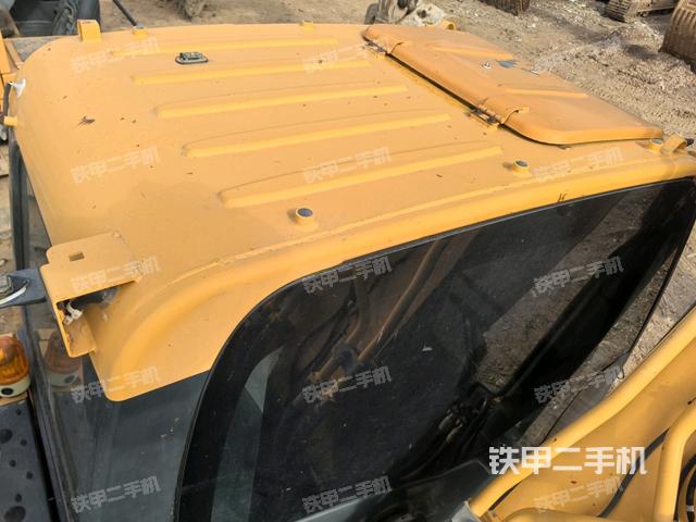 驾驶室顶部俯视(上车部件) 驾驶室顶部俯视(上车部件)
