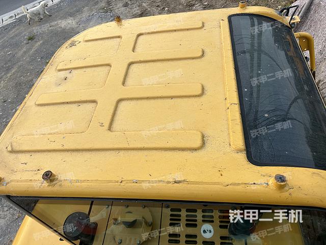 駕駛室頂部(整機外觀) 駕駛室頂部(整機外觀)