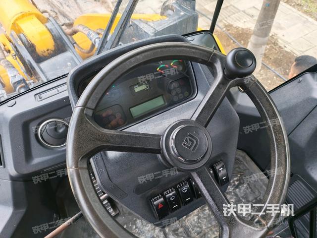 儀表盤(駕駛室部分) 儀表盤(駕駛室部分)