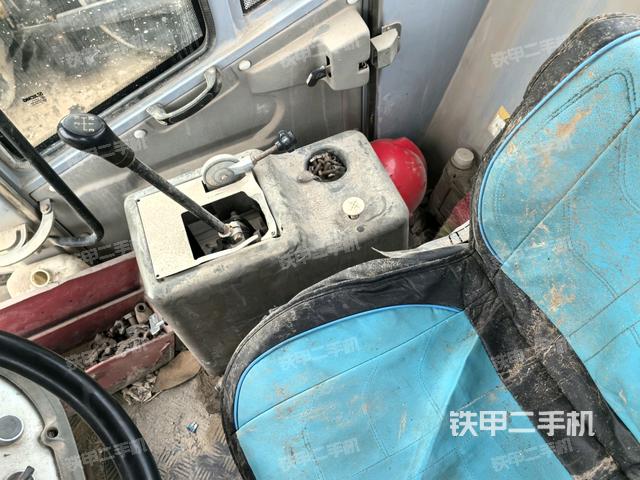 驾驶室侧向上照全景(压路机驾驶室) 驾驶室侧向上照全景(压路机驾驶室)