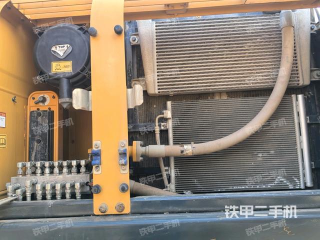 散热器正面(大件舱室) 散热器正面(大件舱室)