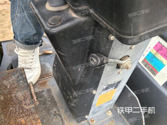 仪表盘全景(压路机驾驶室) 仪表盘全景(压路机驾驶室)