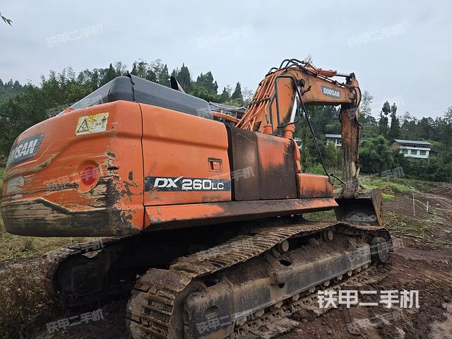 整機右后45°(整機外觀) 整機右后45°(整機外觀)