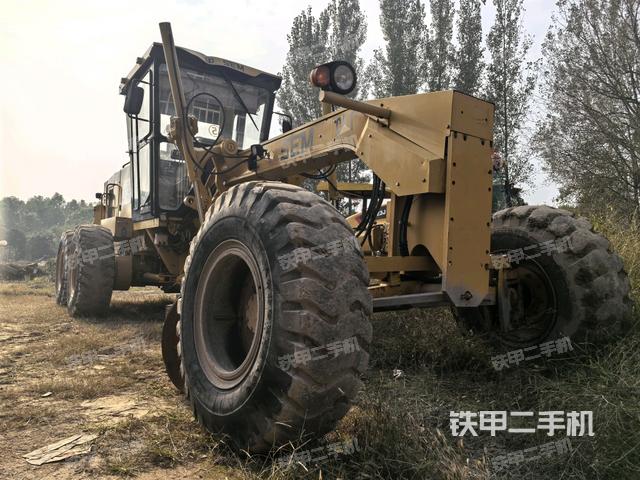 右前45(整機(jī)外觀) 右前45(整機(jī)外觀)