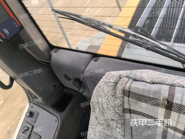 操作杆  档位(驾驶室部分) 操作杆  档位(驾驶室部分)