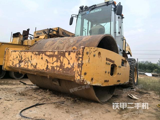 徐工XS222压路机