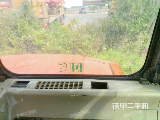后窗玻璃角标(驾驶室部分) 后窗玻璃角标(驾驶室部分)