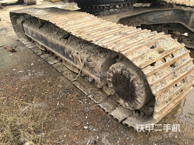 左側(cè)履帶整體?(行走機(jī)構(gòu)) 左側(cè)履帶整體?(行走機(jī)構(gòu))
