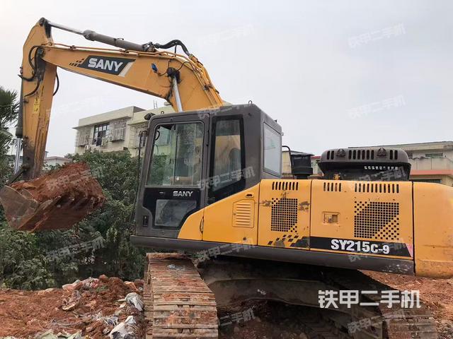 三一重工SY215C挖掘機(jī)