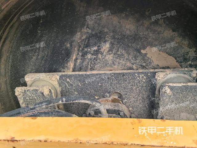后轮左侧全景(压路机前后车架) 后轮左侧全景(压路机前后车架)